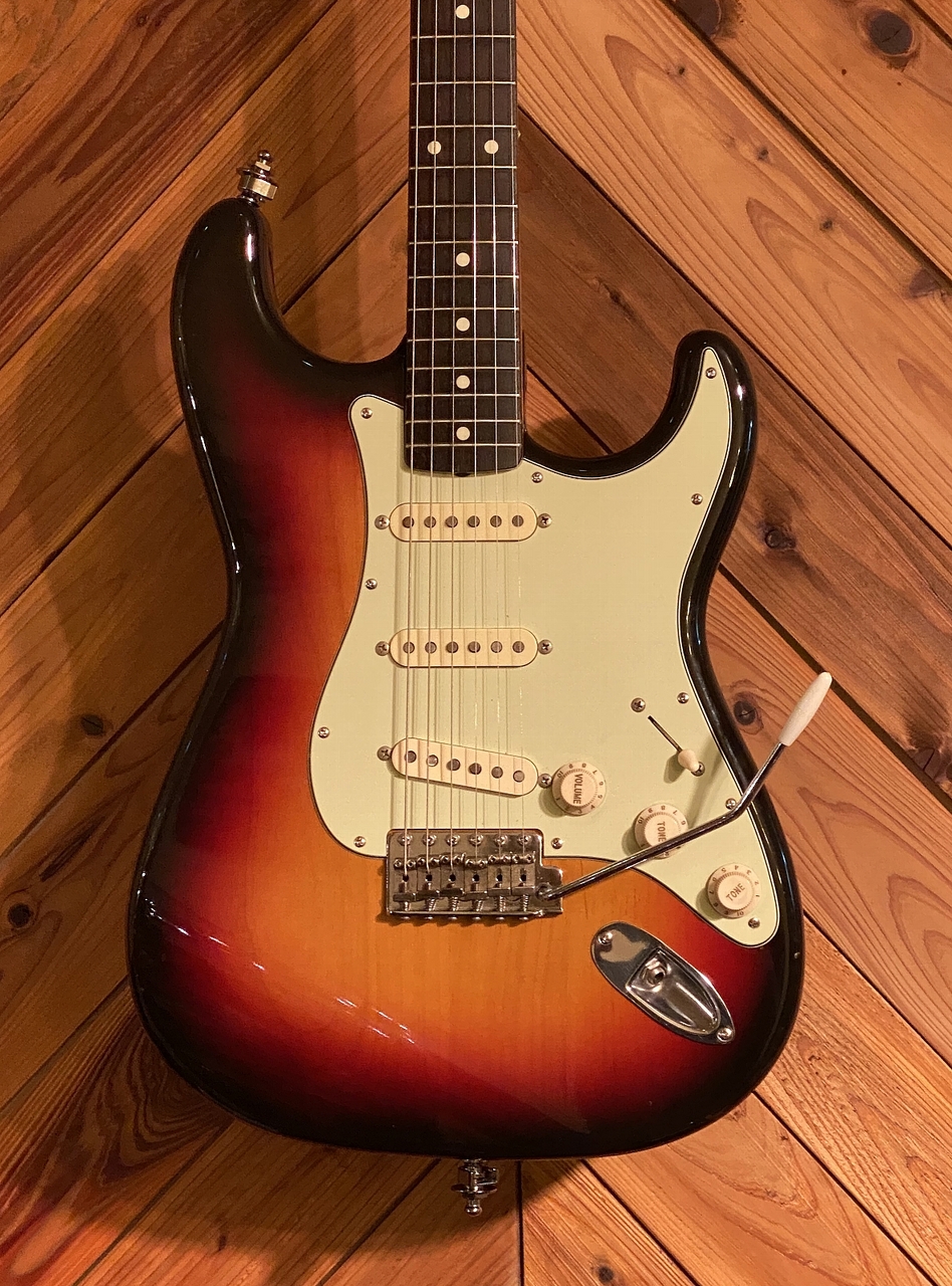 最終値下 Fender Japan ST62 3TSストラトキャスター