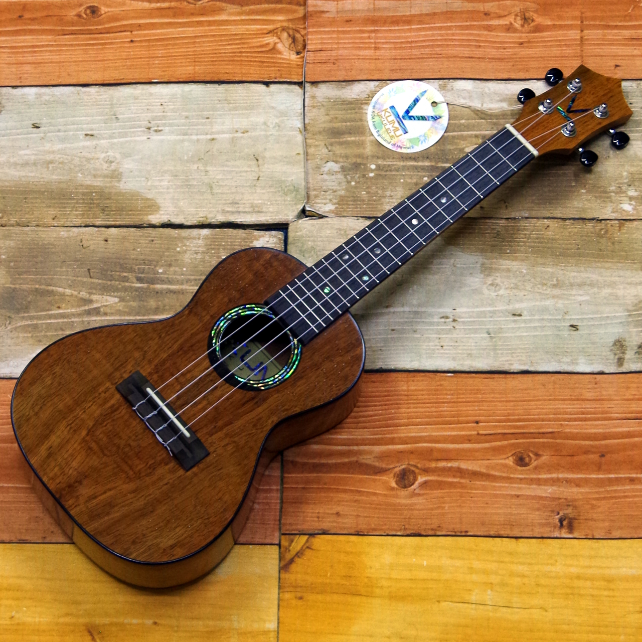 KUMU Ukulele コンサートCM-54A マスターグレード（新品）【楽器検索