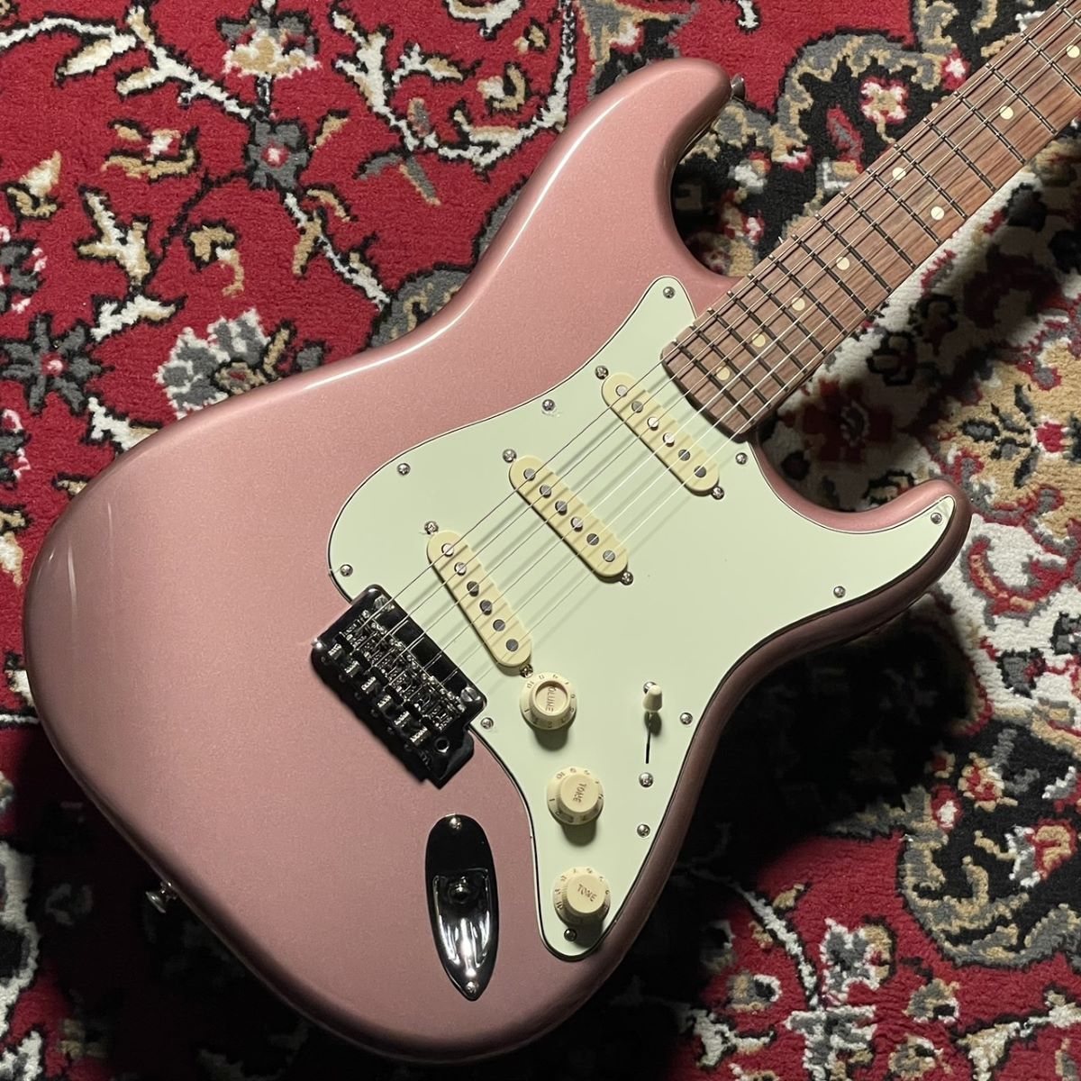 Fender Vintera 60s Stratocaster Modified Pau Ferro Fingerboard