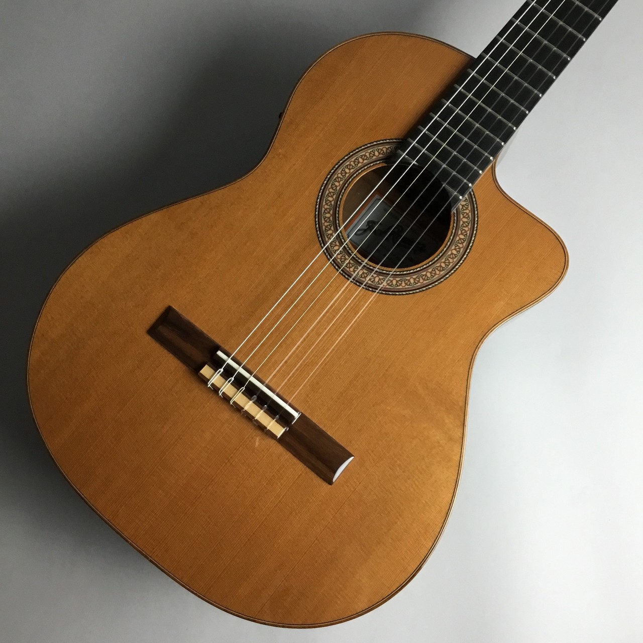 ramirez r1 classical guitar