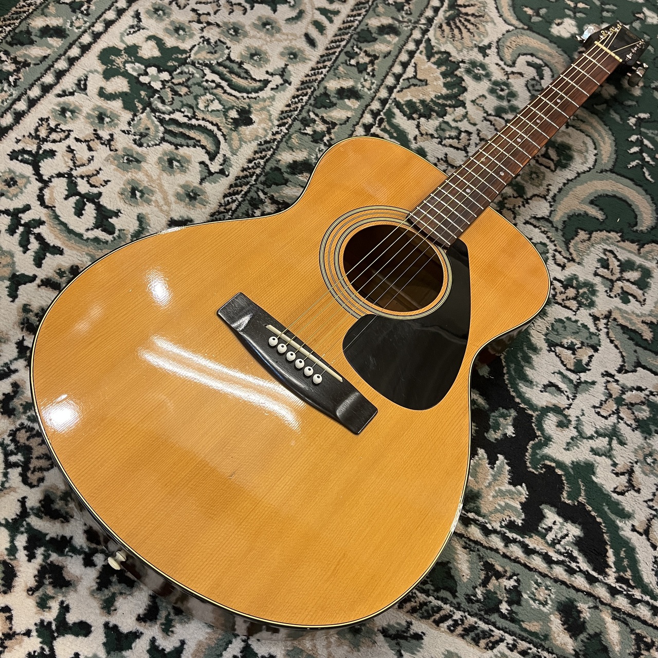 ヤマハ　アコースティックギター　ジャパンビンテージ　黒ラベル　FG120F