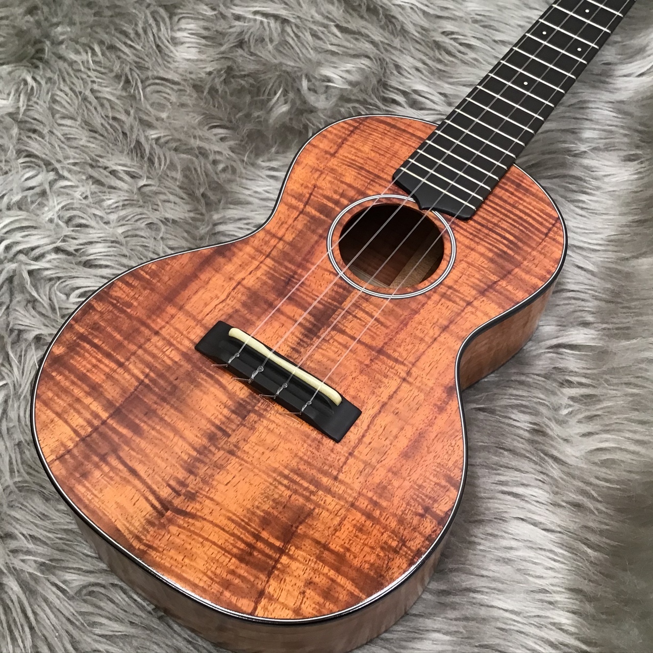 tkitki ukulele (ティキティキウクレレ)HK-C5A Pink Koa/ピンク