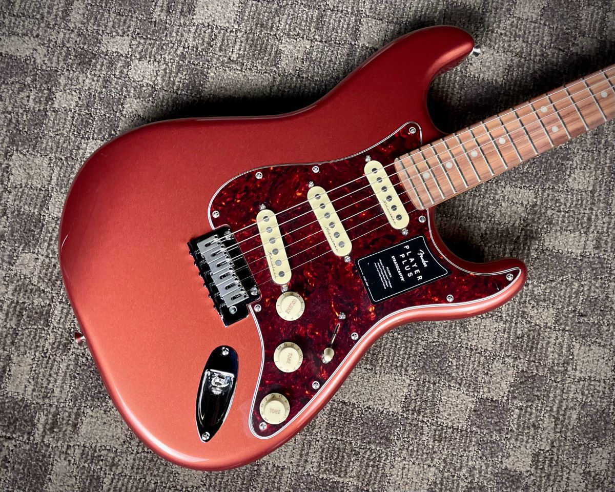 Fender Player Plus Stratocaster Aged Candy Apple Red【現物画像