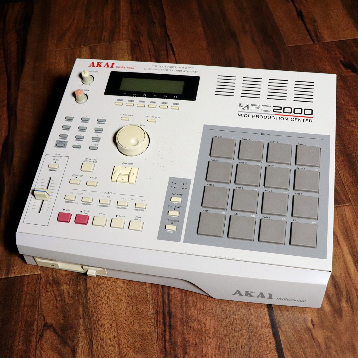 AKAI MPC2000 - MIDIコントローラー