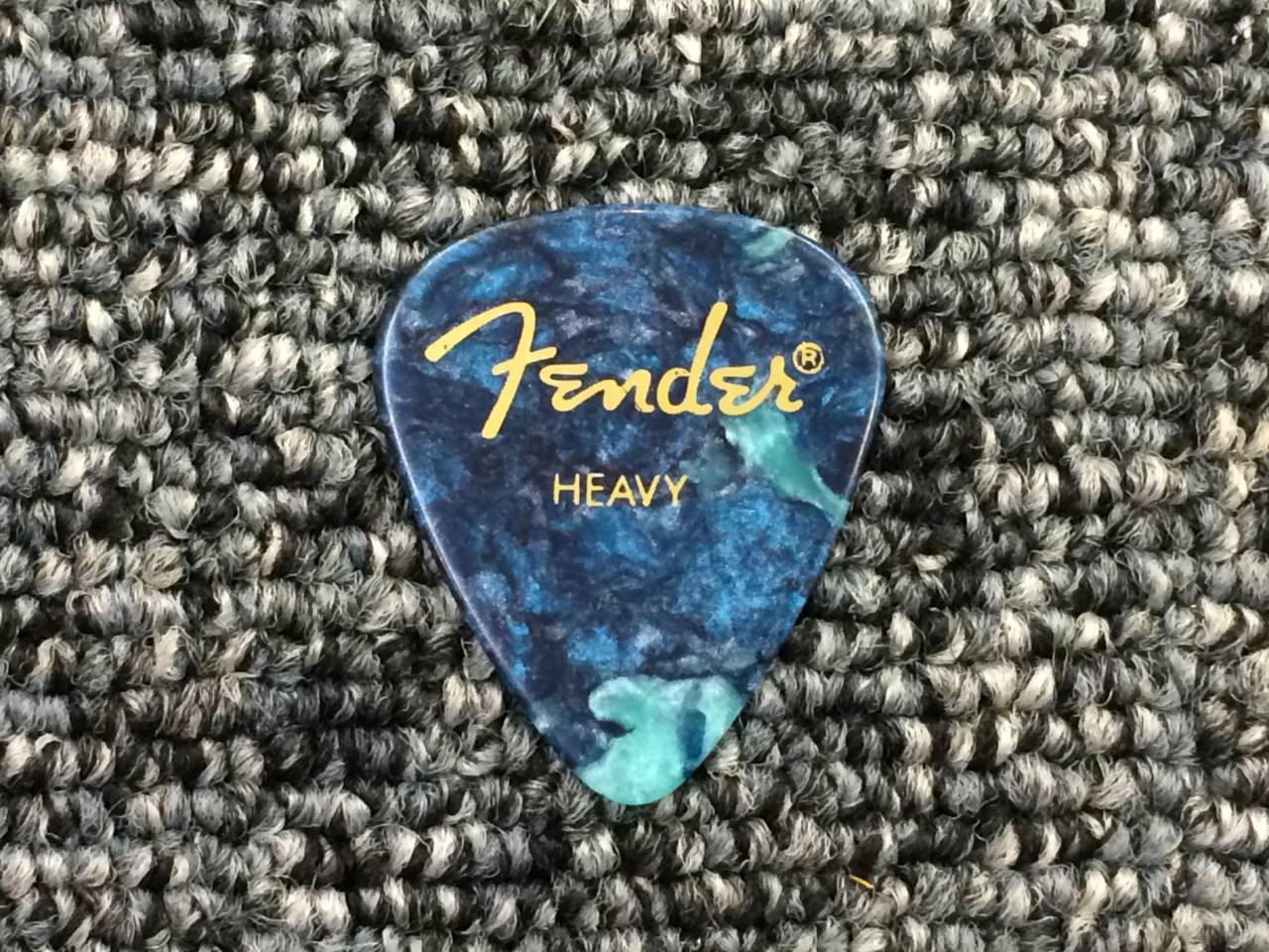 Fender 351 Shape Premium Celluloid Ocean Turquoise Heavy ティアドロップ/ 10枚セット  日本全国送料無料!（新品/送料無料）【楽器検索デジマート】