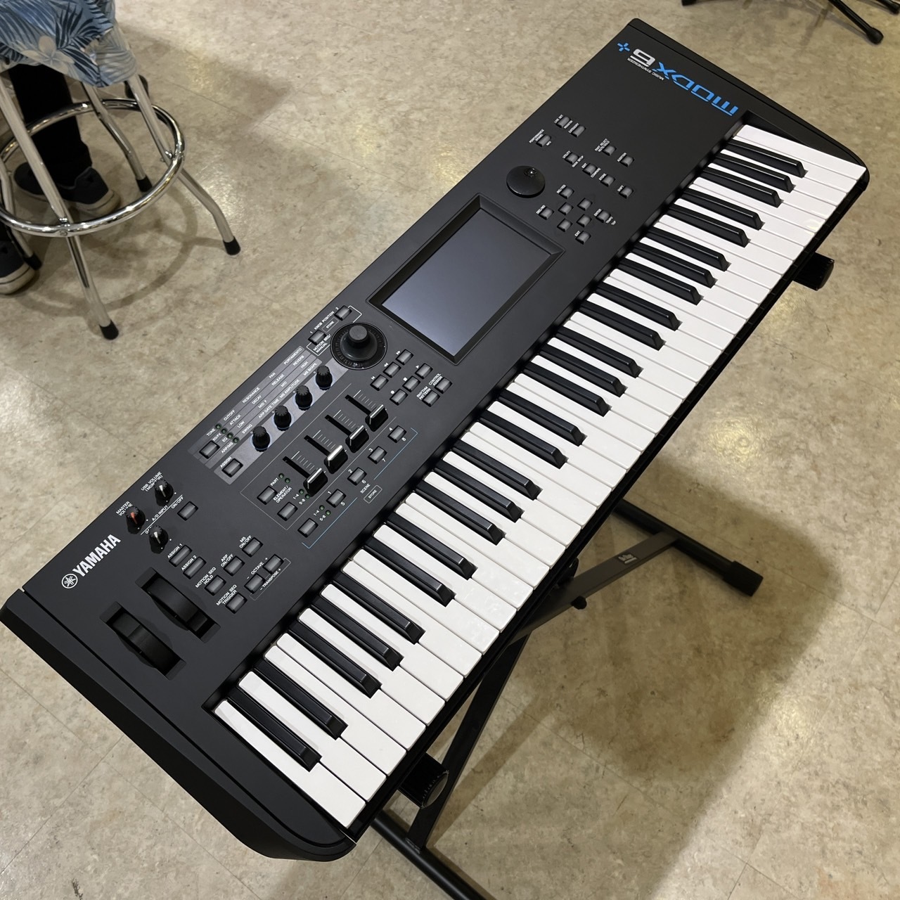 YAMAHA シンセ MODX6 売ります 美品キズなし - 鍵盤楽器、ピアノ