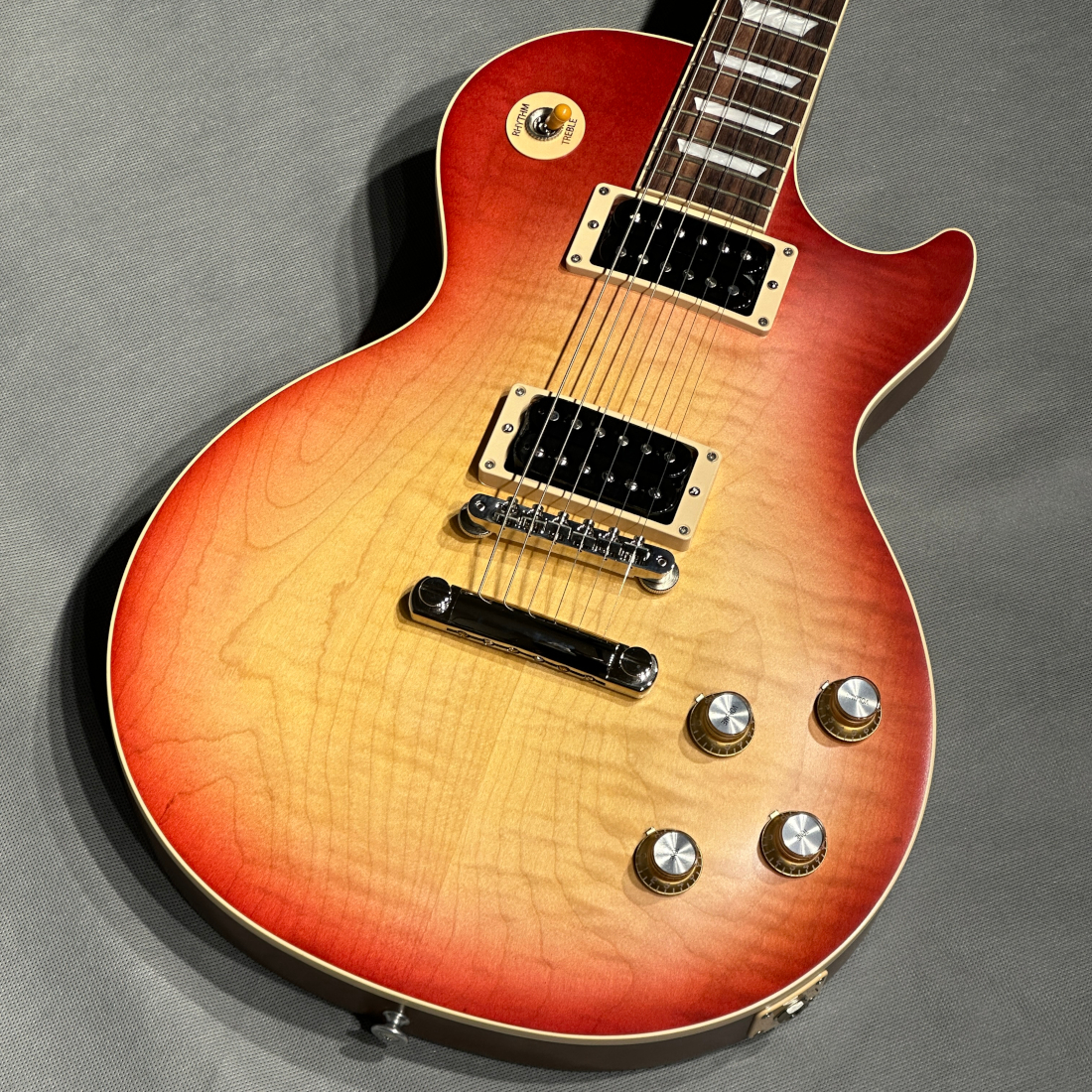 Gibson Les Paul Standard 60s Faded Vintage Cherry Sunburst（B級