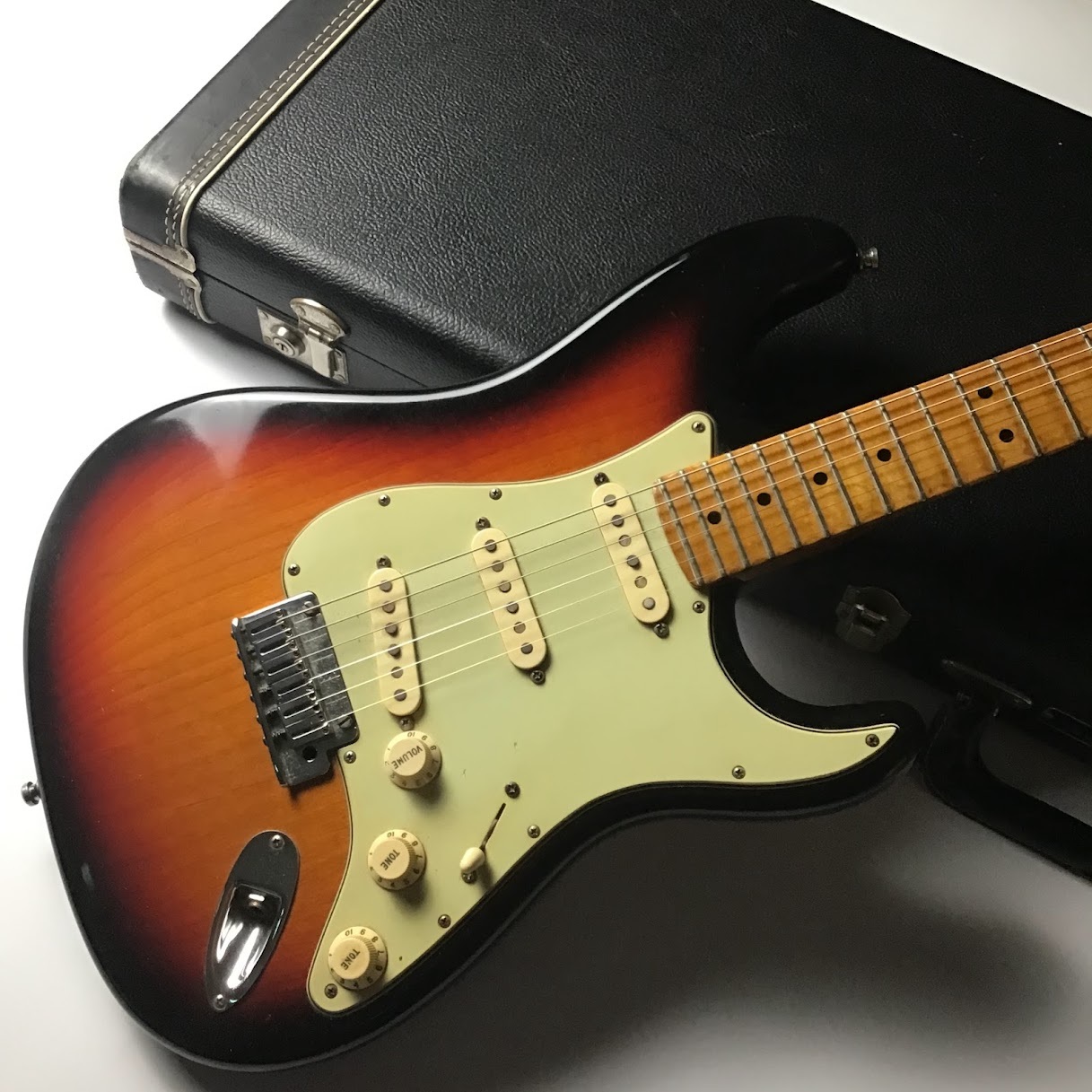 Fender Custom Deluxe Stratocaster 【Custom Shop】【#R50432】【3.72 ...