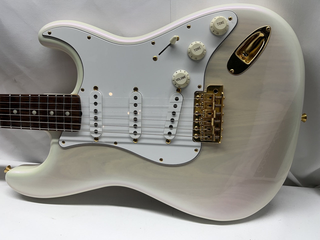 Fender Japan ST-80SPL ホワイトパール ゴールド-