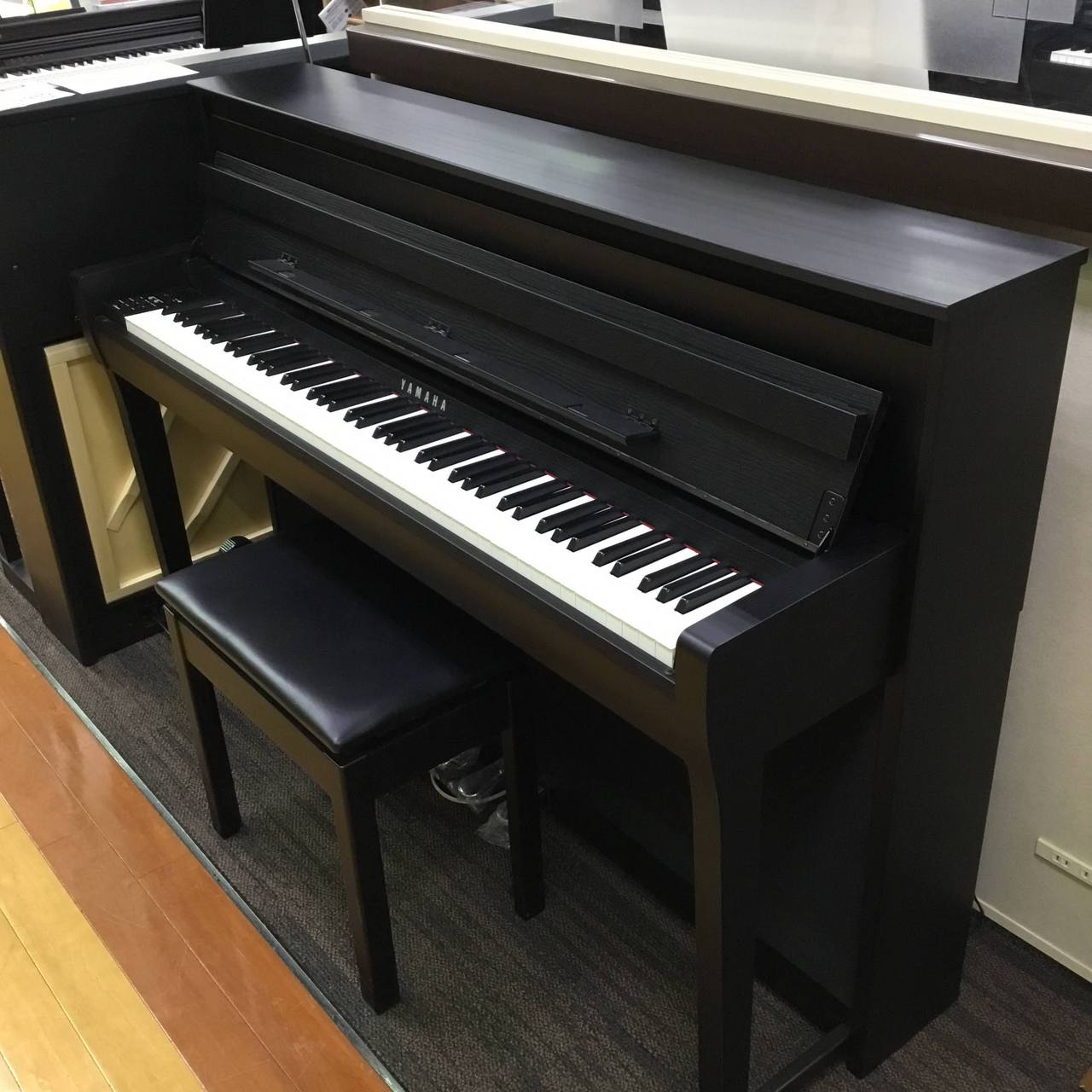 YAMAHA CLP-685 電子ピアノ（中古）【楽器検索デジマート】