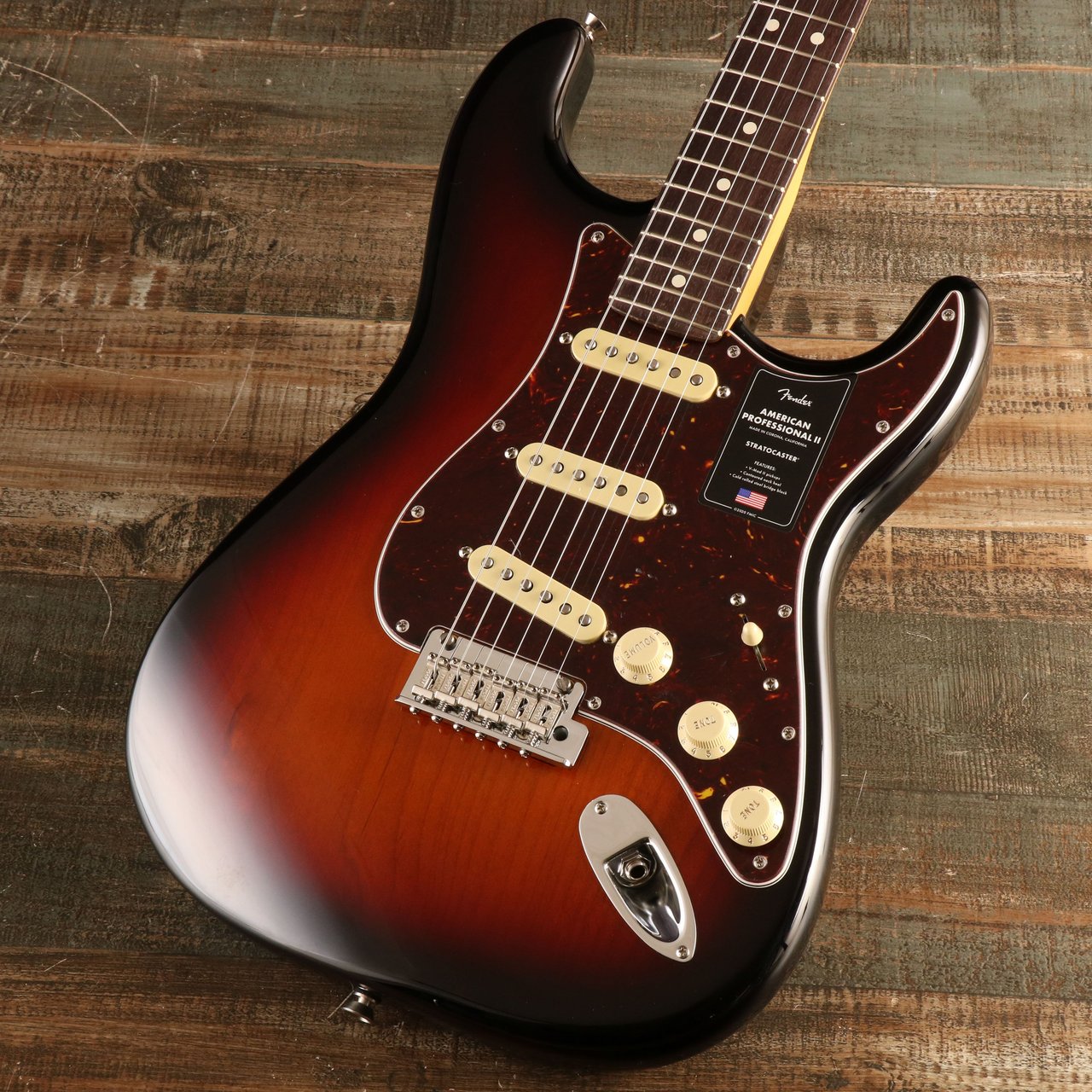 割引クーポン Fender PLAYER PLUS STRATOCASTER 3-Color Sunburst s n MX21115822  www.horedentora.com.br