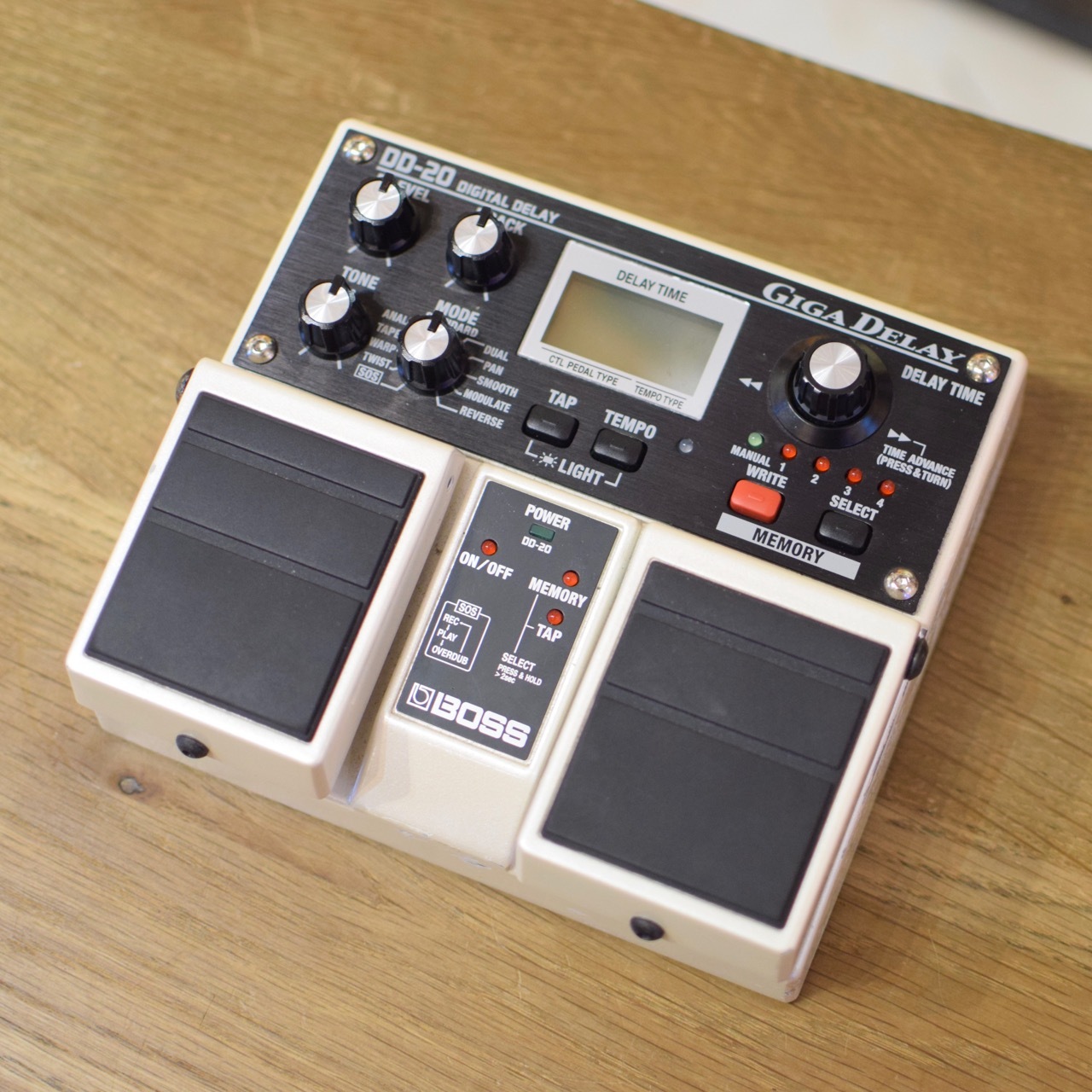 BOSS Digital DelayGIGA DELAY DD-20