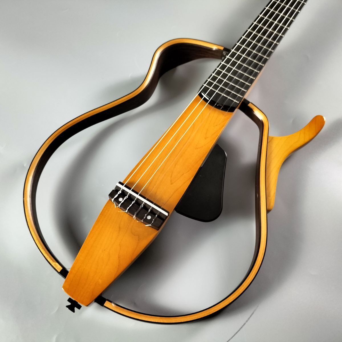 人気最新作YAMAHA SLG-100N サイレントギター ナイロン エレガット ヤマハ 本体