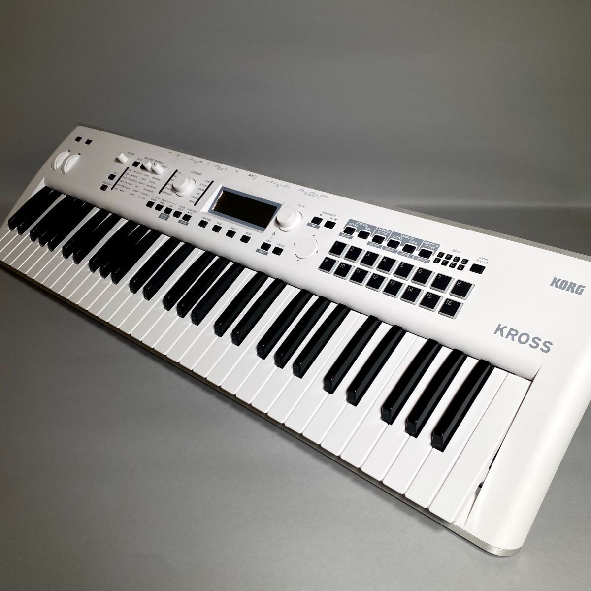 KORG KROSS2-61 (KROSS2-61-SC 限定ホワイト)（新品特価/送料無料