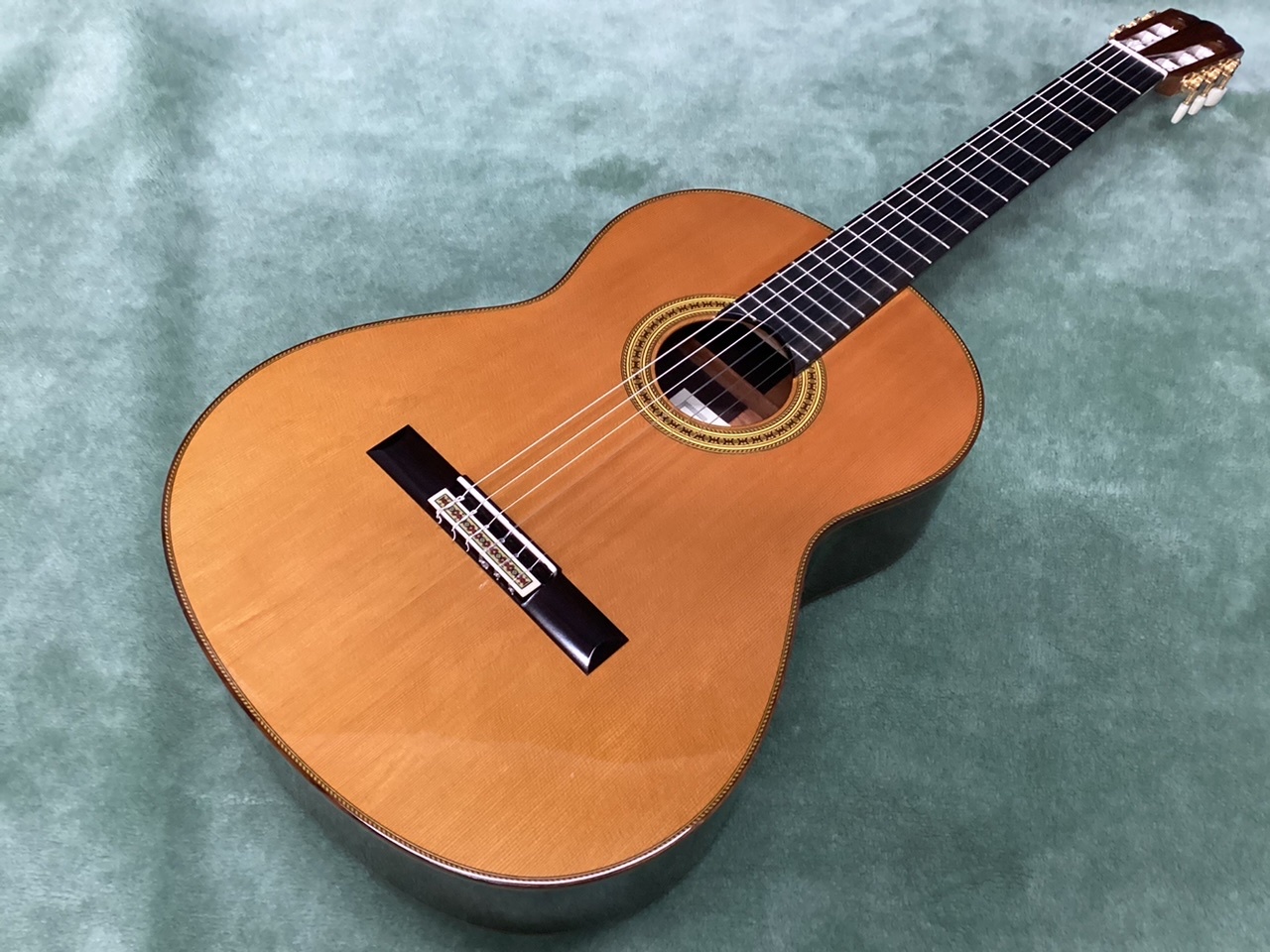 【美品】YAMAHAクラシックギターGC22S 純正セミハードケース付