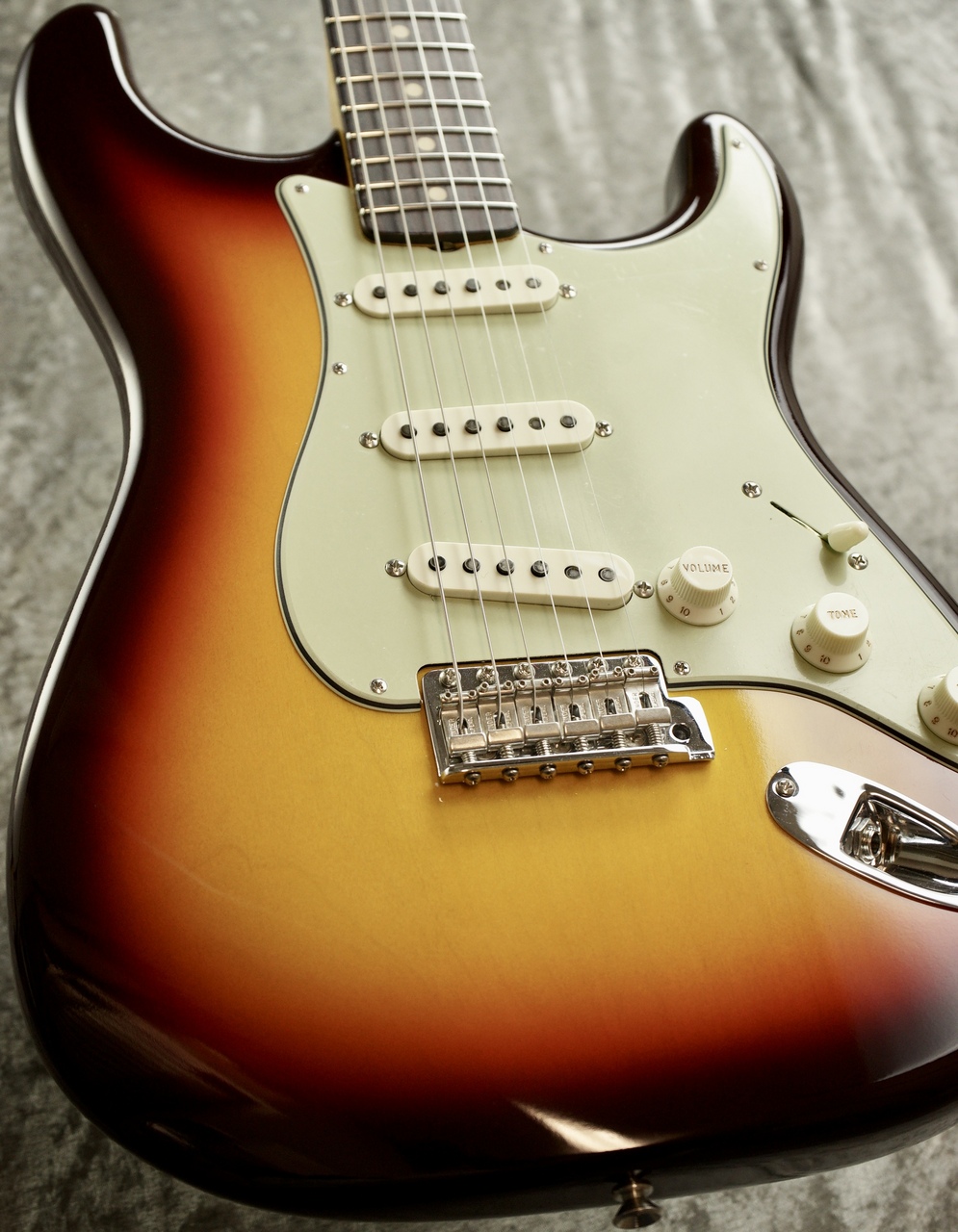 Fender custom shop Stratocaster 保証書付き www.krzysztofbialy.com