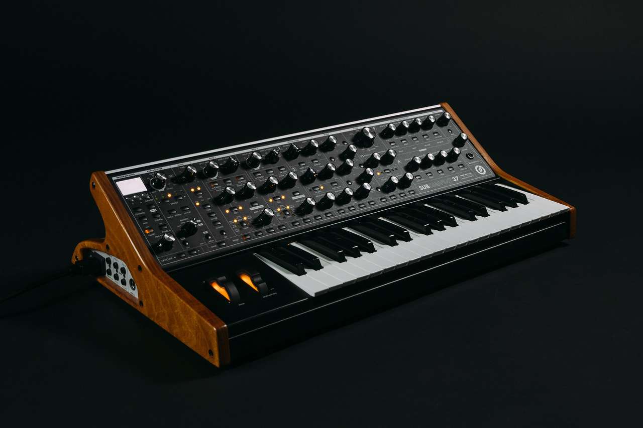 Moog Subsequent 37（新品/送料無料）【楽器検索デジマート】