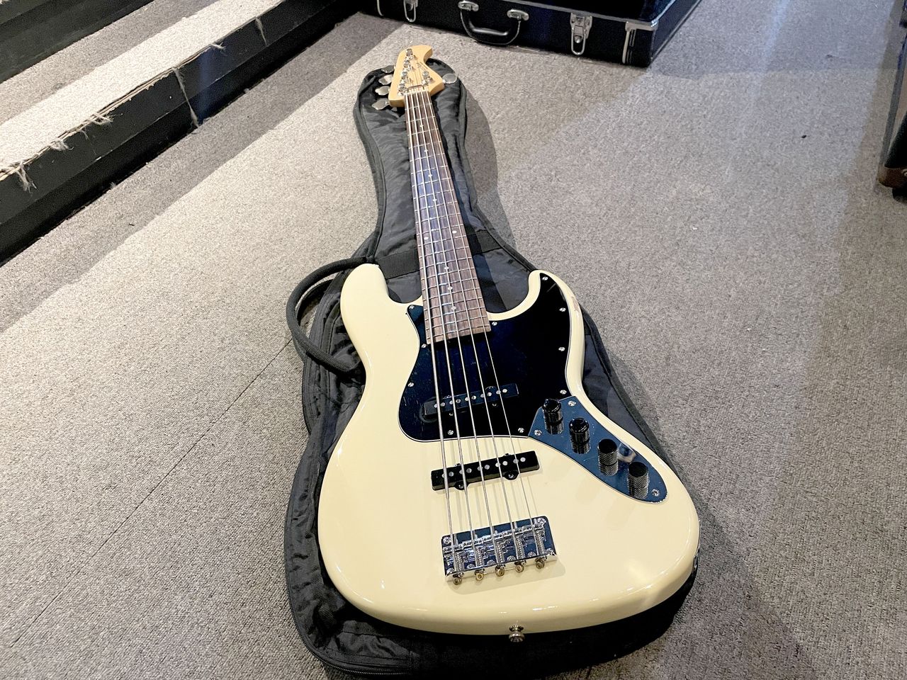 Bacchus Universe Series BJB-550（中古）【楽器検索デジマート】