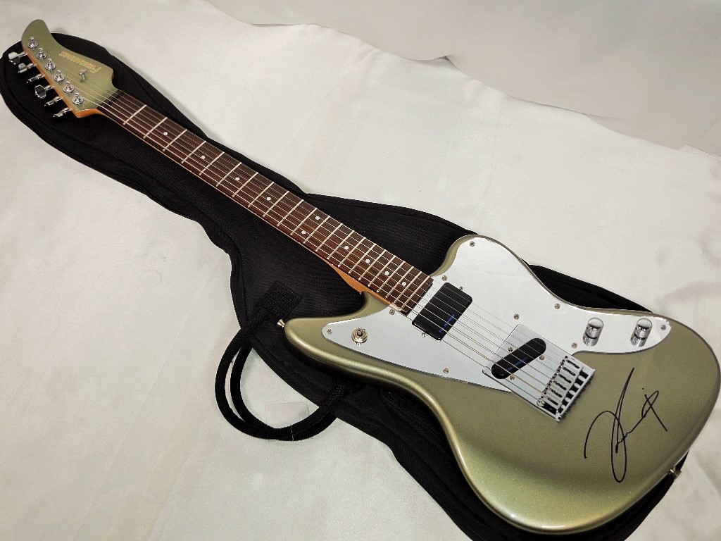 ミニギター 伊藤賢一 フェルナンデス