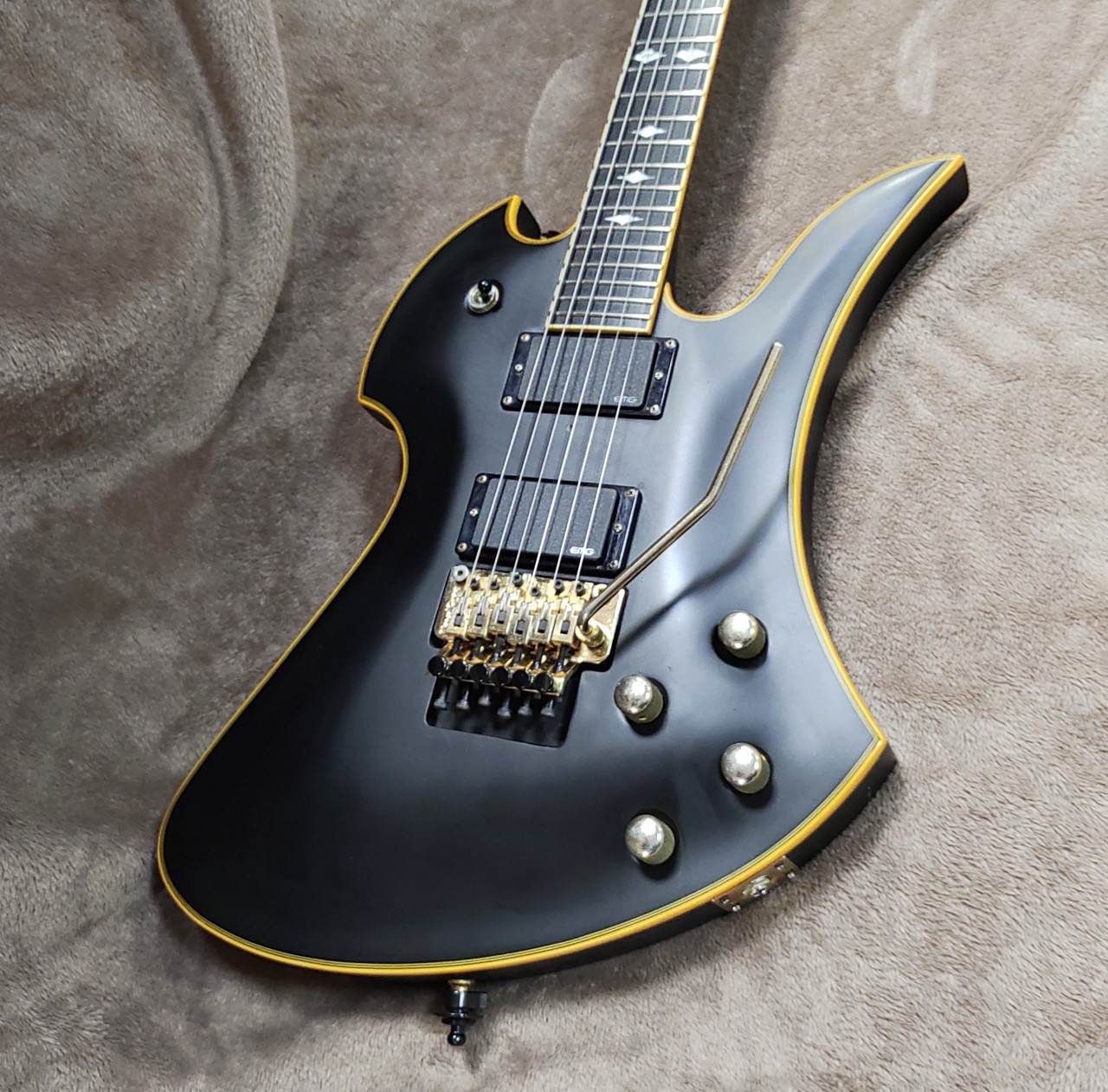 B.C. Rich ASM1 エレキギター ブラック ギターケース、シールド付