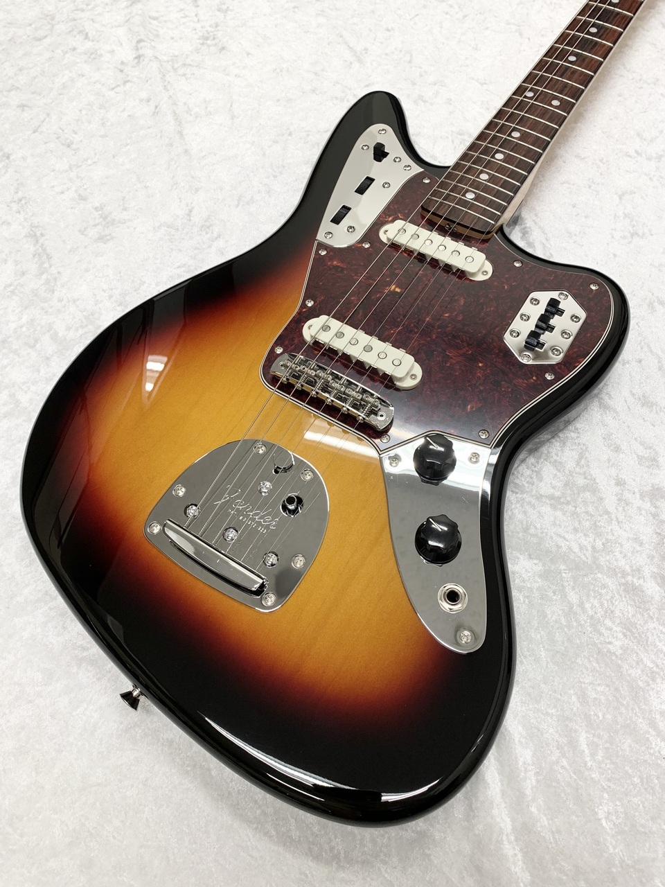 Fender Made in Japan Traditional Ⅱ 60s Jaguar 3-Color Sunburst