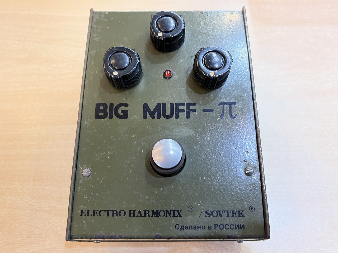 Electro-Harmonix SOVTEK BIG MUFF π Russian Army Green Bubble Font