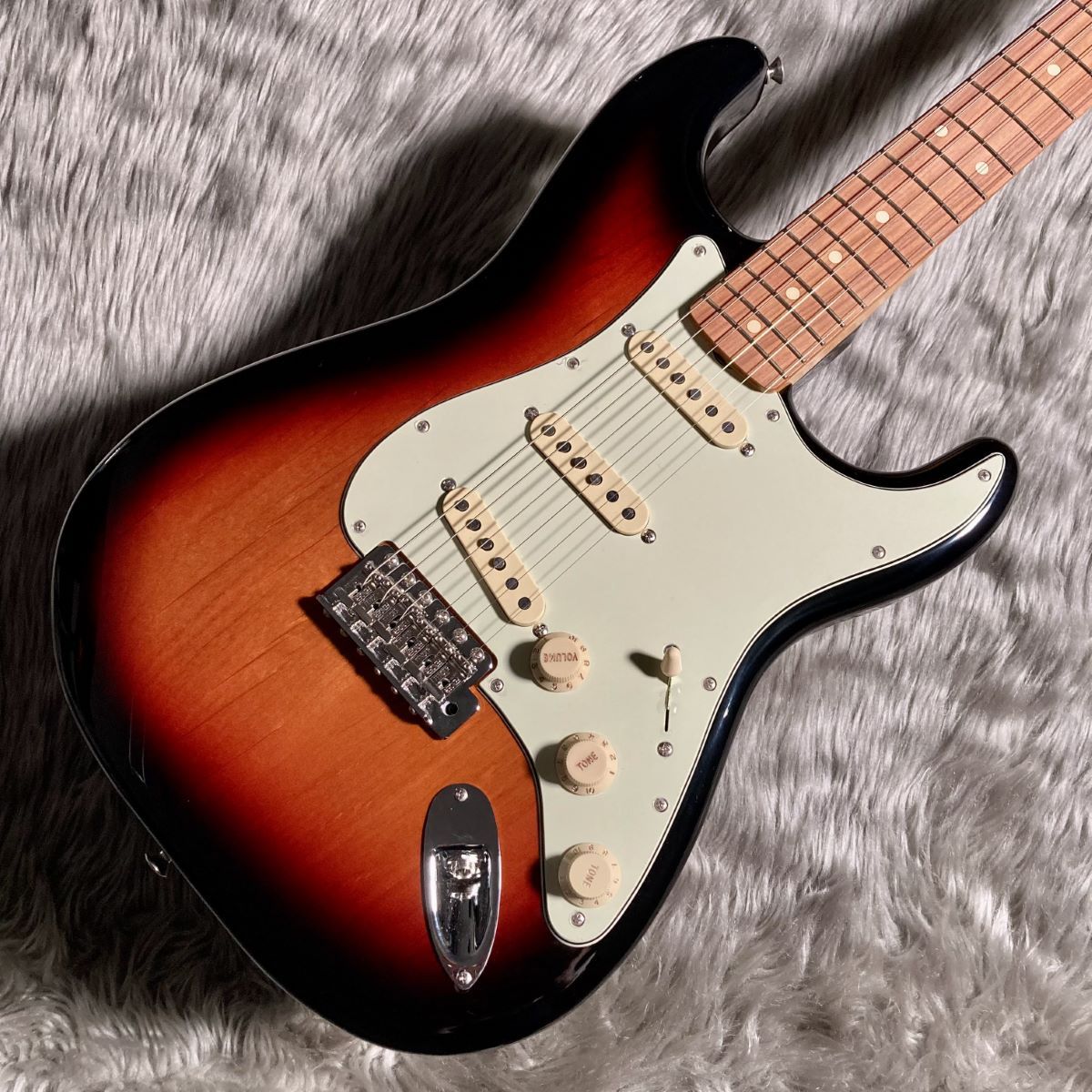 Fender Vintera '60s Stratocaster Pau Ferro Fingerboard 3-Color