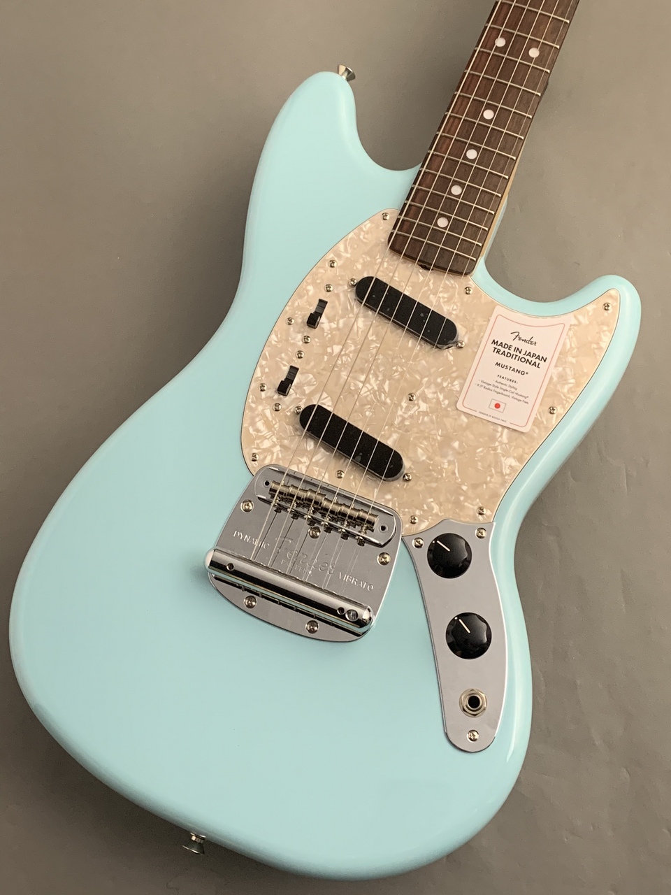 fender mustang daphne blue