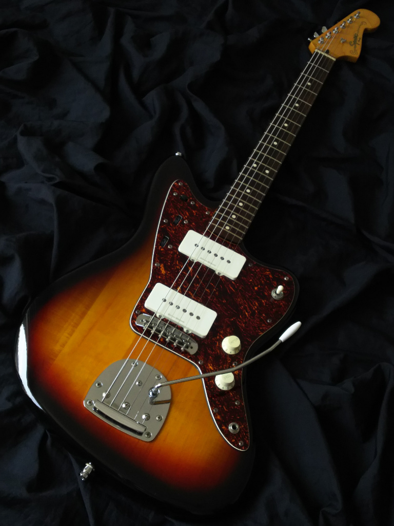 Squier by Fender Vintage Modified Jazzmaster 3-Color Sunburst