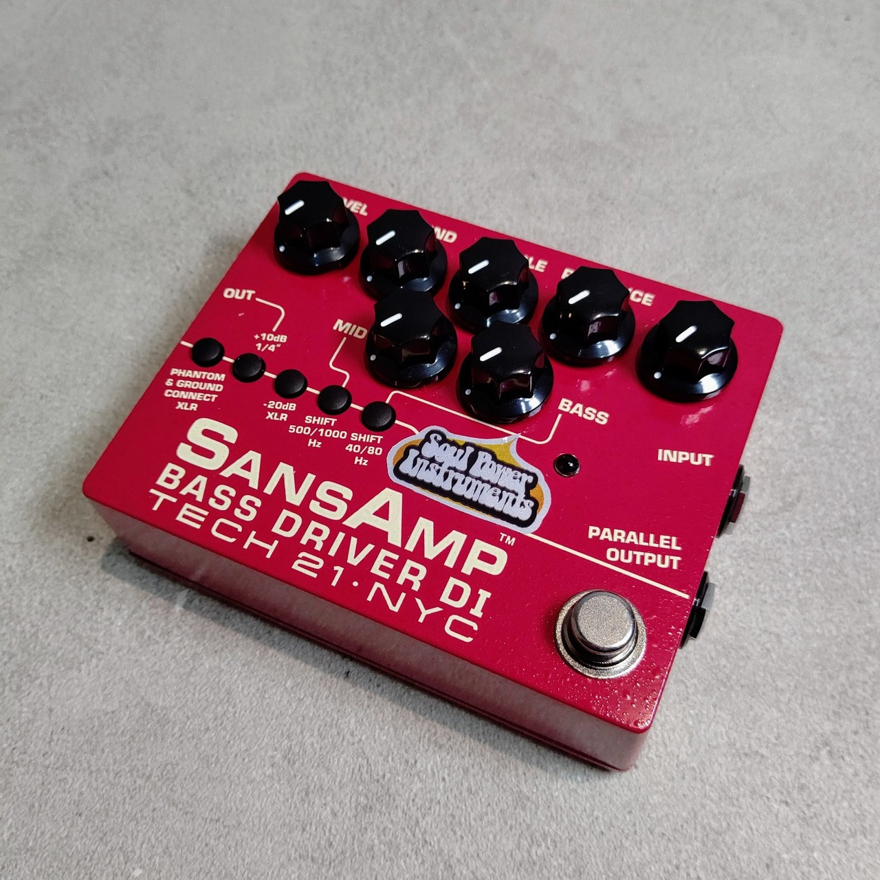 イケベ限定カラーの赤SANSAMP BASS DRIVER DI V2 VERMILLION 赤 - ギター