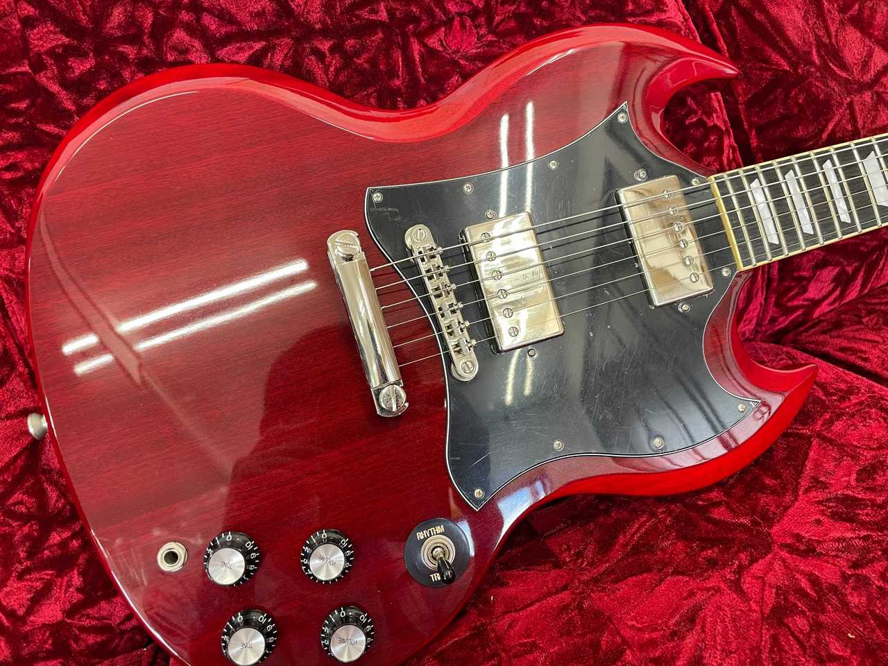 輝く高品質な 【完売しました】Epiphone SG special 彫刻加工済 