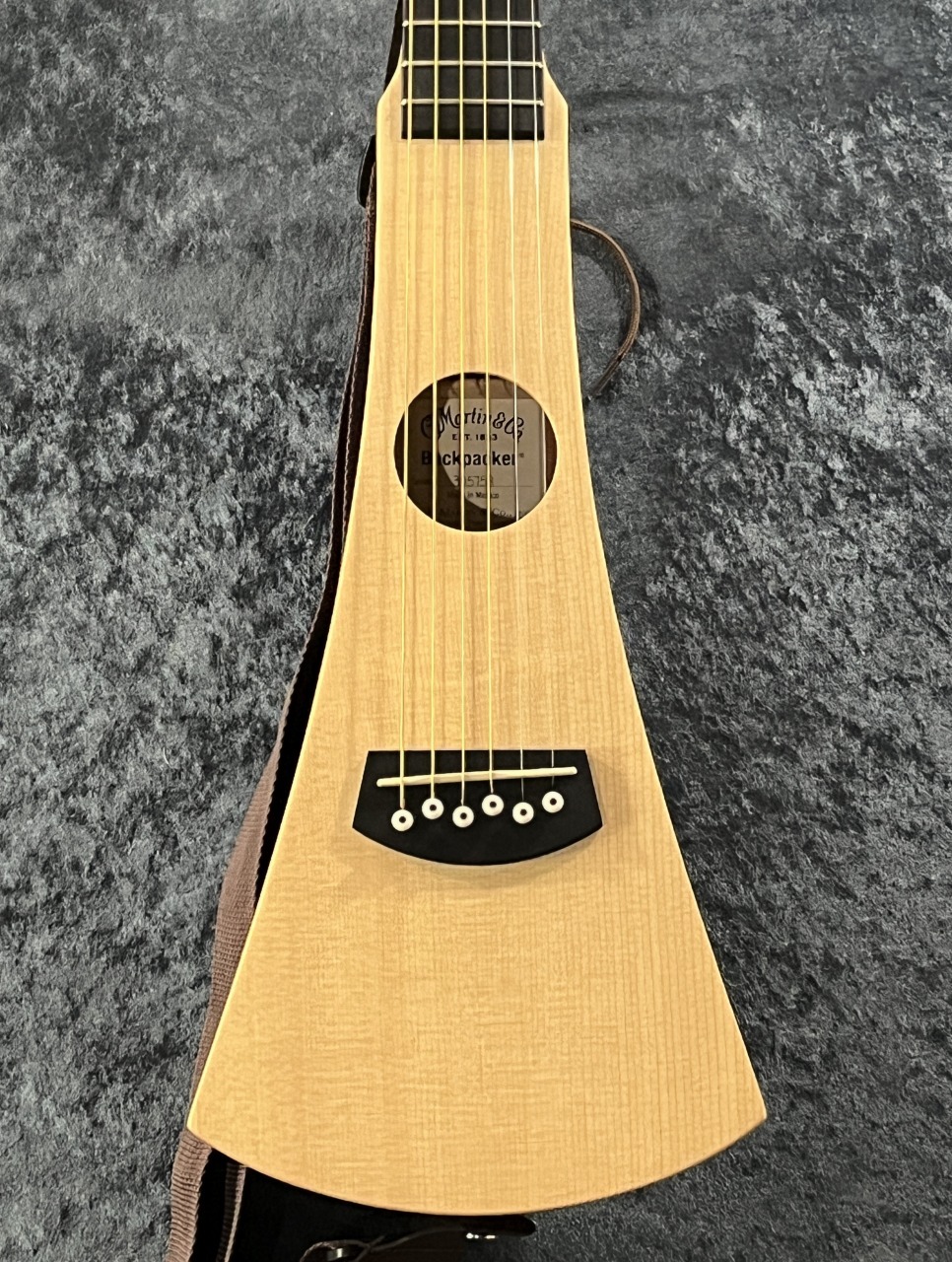 Martin　Steel　Backpacker　String　Guitar
