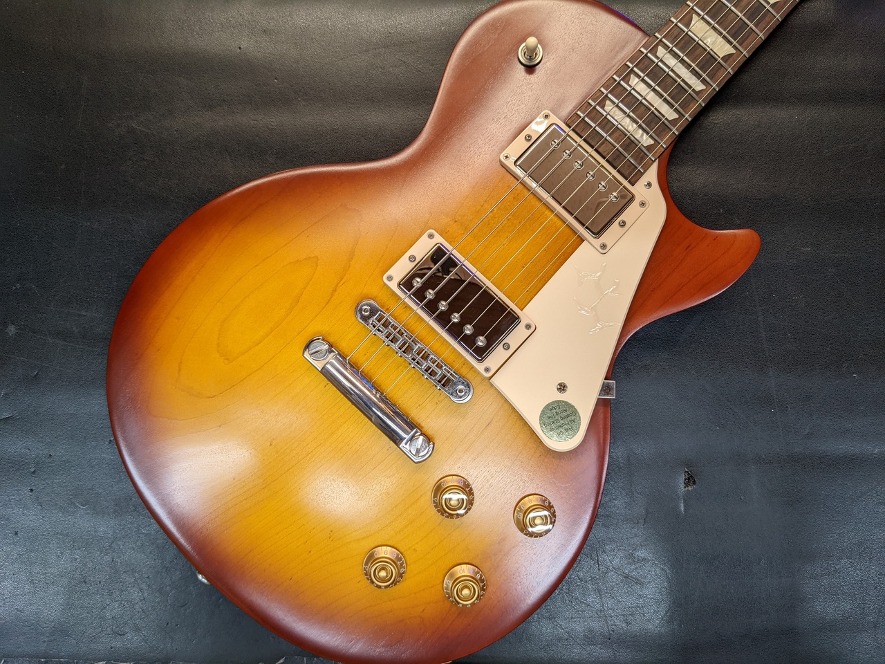 ほぼ未使用品 Gibsonレスポールトリビュート2019年モデル wesleyuni.edu.ng