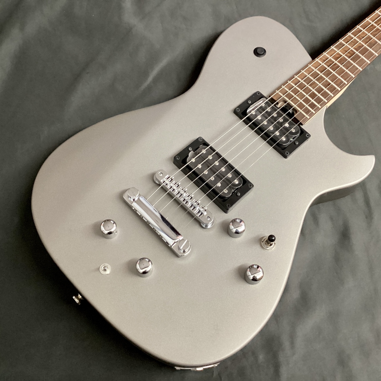 Manson Guitar Works META Series MBM-1 Starlight Silver Fuzz
