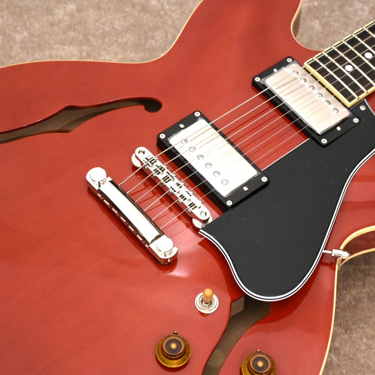 Tokai es-180 セミアコースティックギター レッド Tokai es-180 セミアコースティックギター レッド Tokai es-180