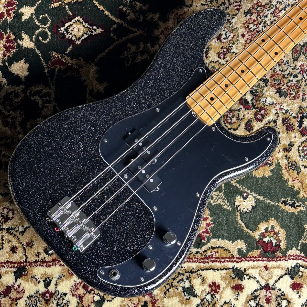 Fender MIJ J Precision Bass (Black Gold)