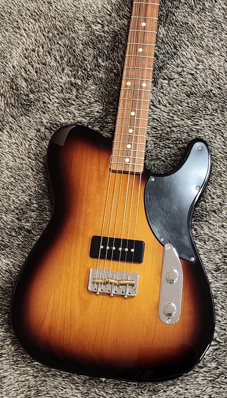 Fender エレキギター Noventa Telecaster (2-Color Sunburst/Pau Ferro)-