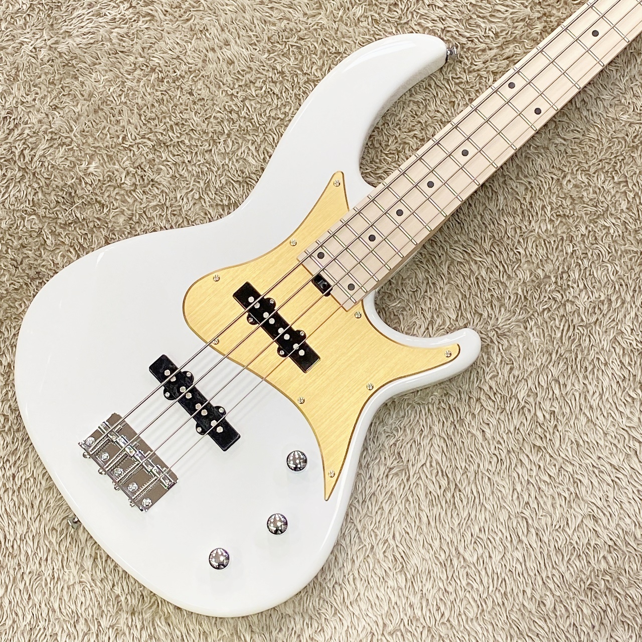 Aria Pro II RSB-618/4 White（新品/送料無料）【楽器検索デジマート】