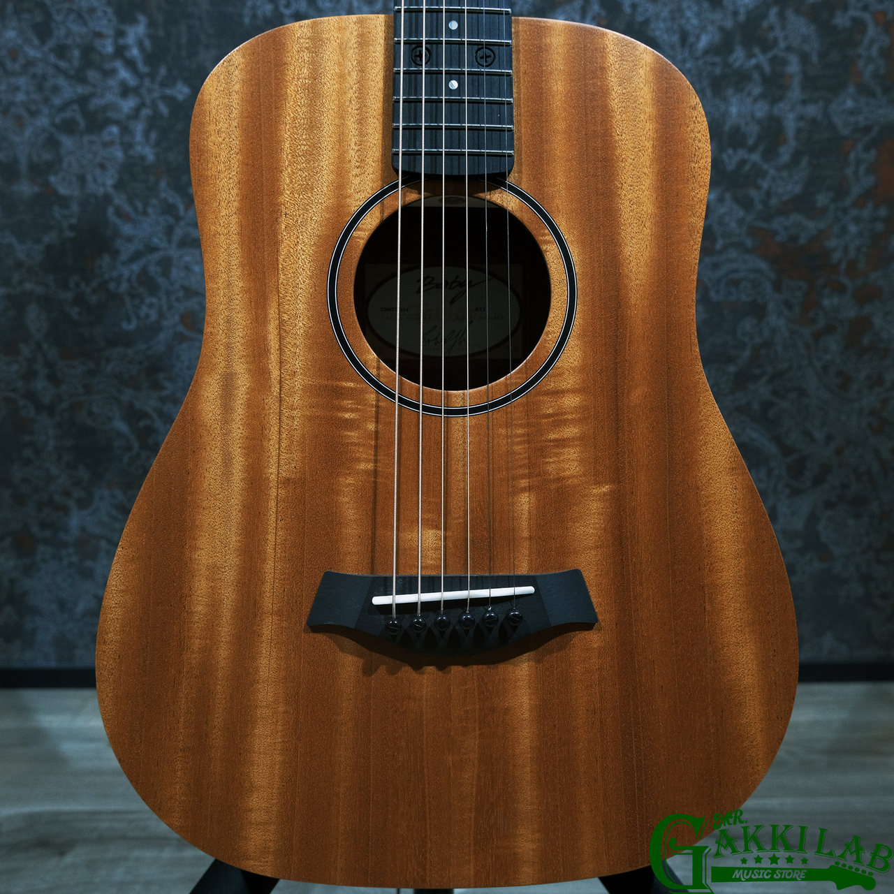 Baby Taylor Mahogany BT2