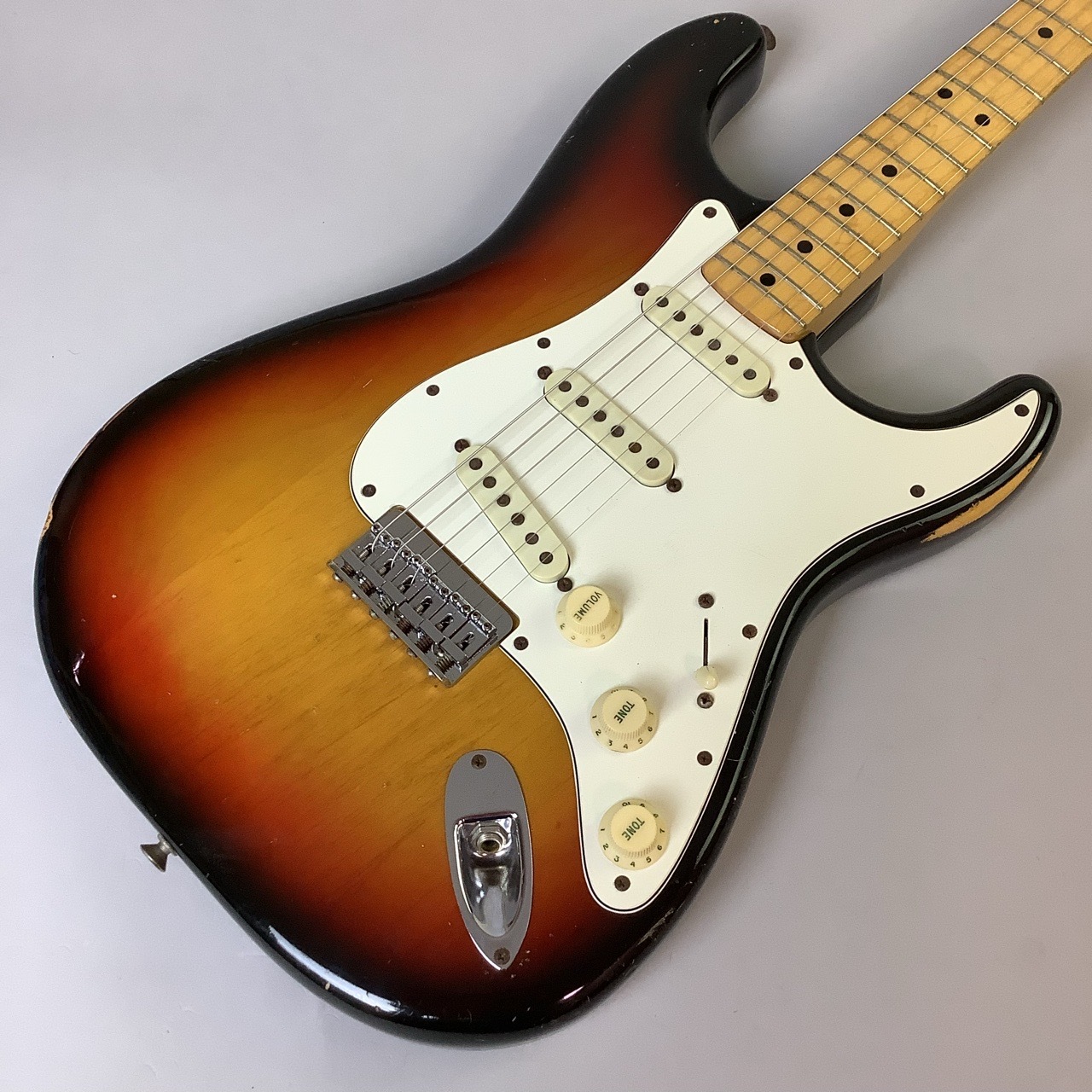 Fender 1974年製 Stratocaster Hard Tail 3-Color Sunburst