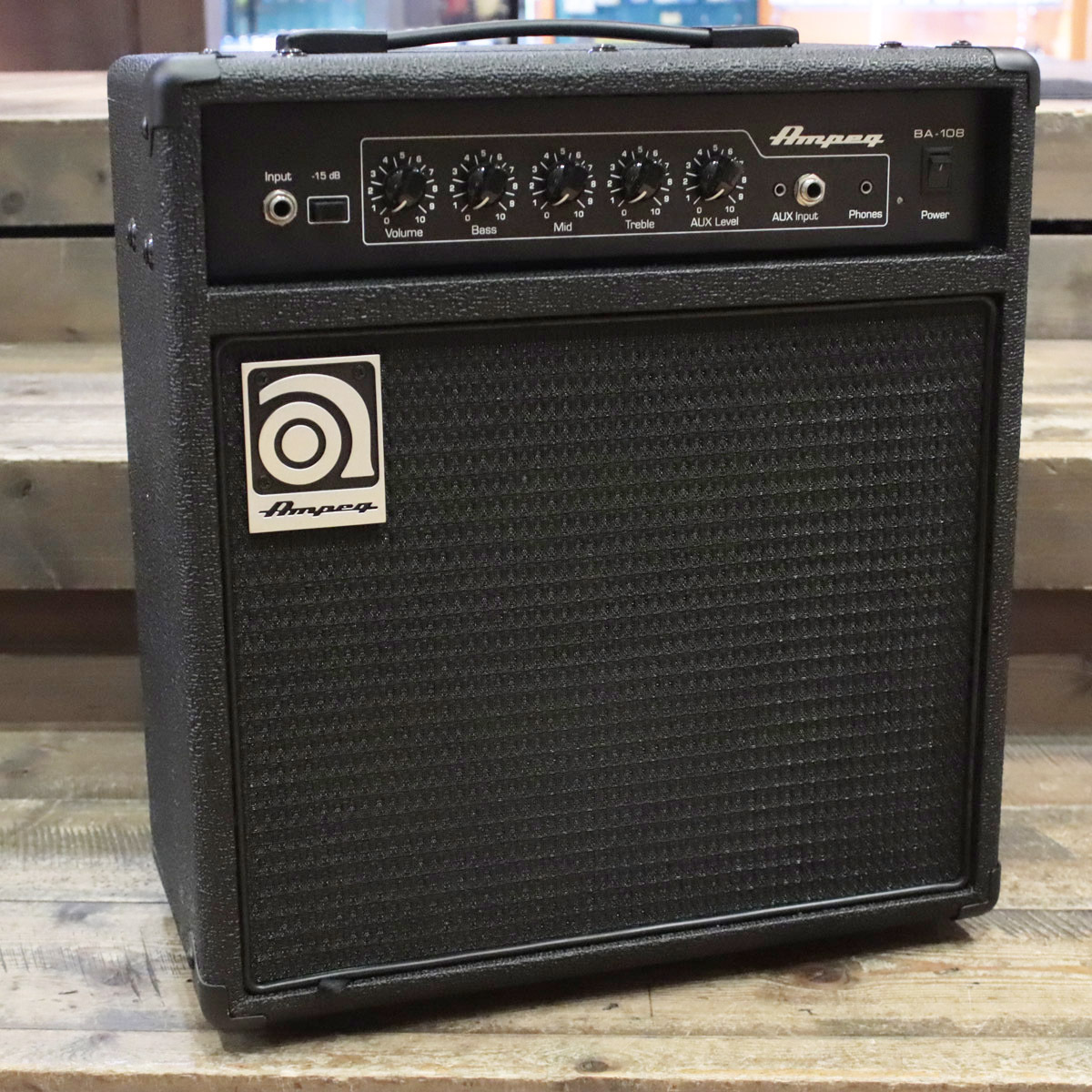 Ampeg BA-108 V2 【心斎橋店】（中古）【楽器検索デジマート】