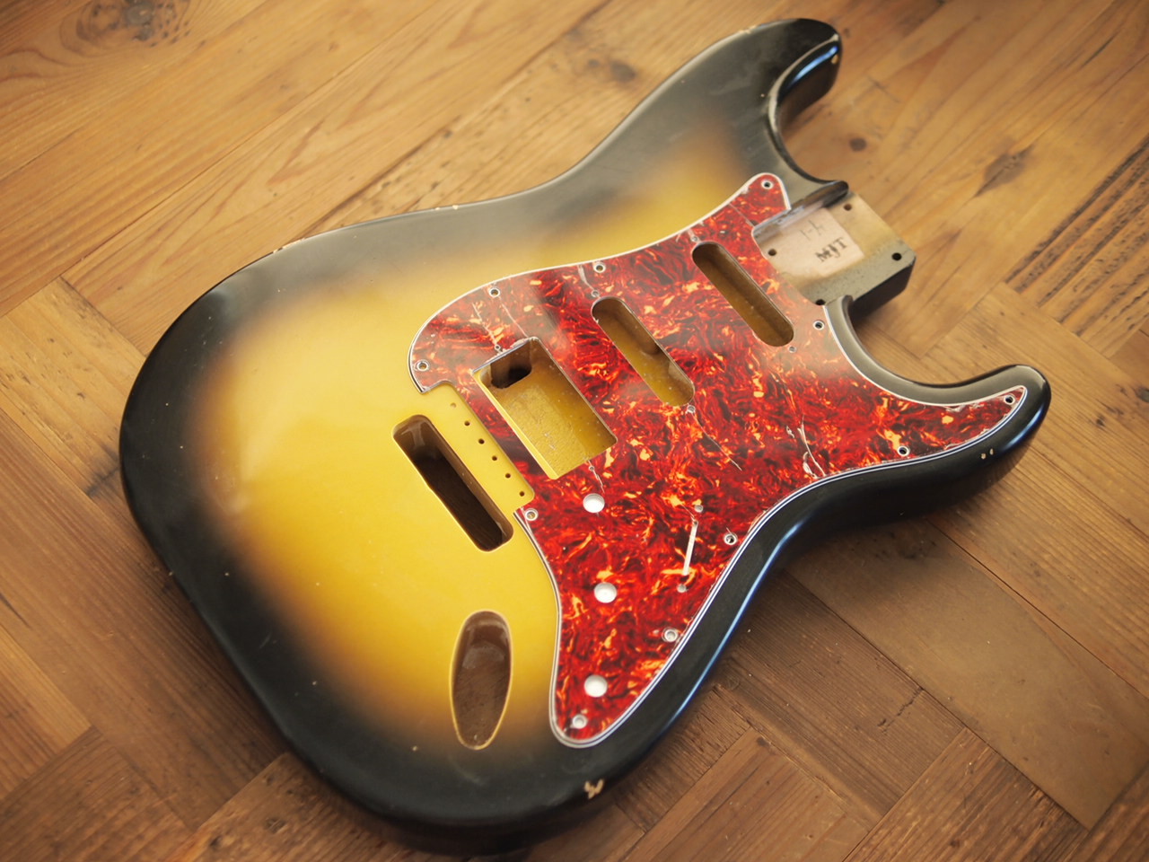 MJT Stratocaster HSS Type Body - Alder - 2-Tone Sunburst - Light