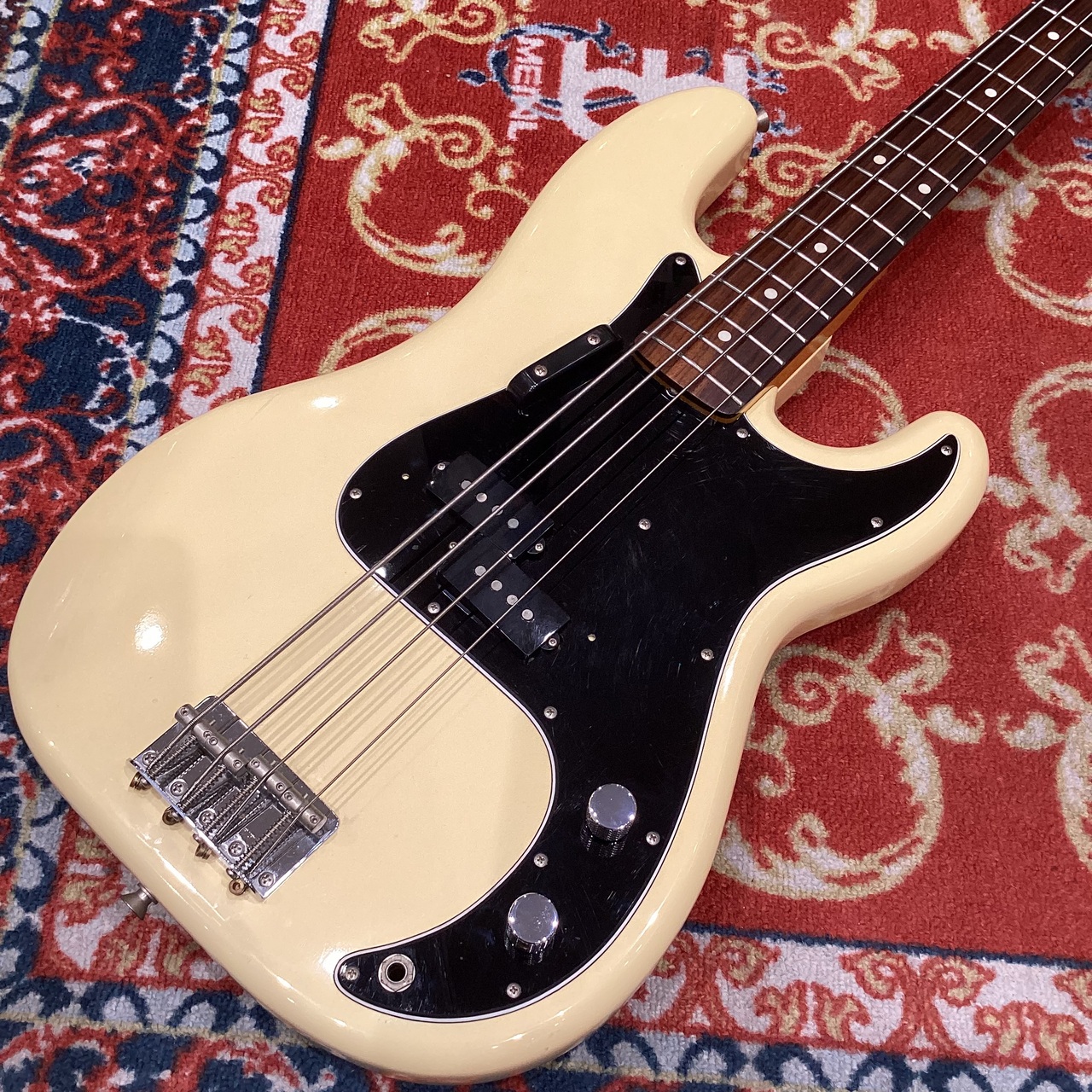 Fender Japan PB70-70US OWH/R【現物写真】【USED】【1999~2000:ダイナ