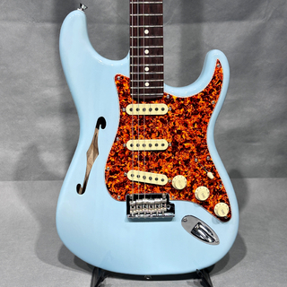 Fender Limited Edition American Professional II Stratocaster Thinline Transparent DPB Daphne Blue 