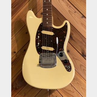 Fender Japan MG69 Mustang YELLOW WHITE