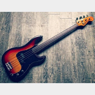 Fender Precision Bass Fretless 1976年製【紹介動画あり】
