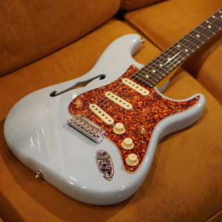 FenderLimited Edition American Professional II Stratocaster Thinline Transparent Daphne Blue
