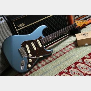 Fender Japan Stratocaster Blue Metallic w/ Monty's Full Monty Stratocaster Set