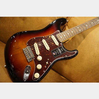 FenderAmerican Professional II Stratocaster Rosewood Fingerboard 3tone Sunburst