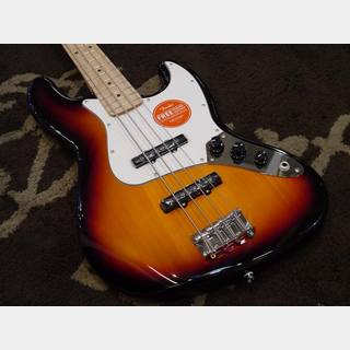 Squier by Fender Affinity Jazz Bass Maple Fingerboard White Pickguard 3-Color Sunburst